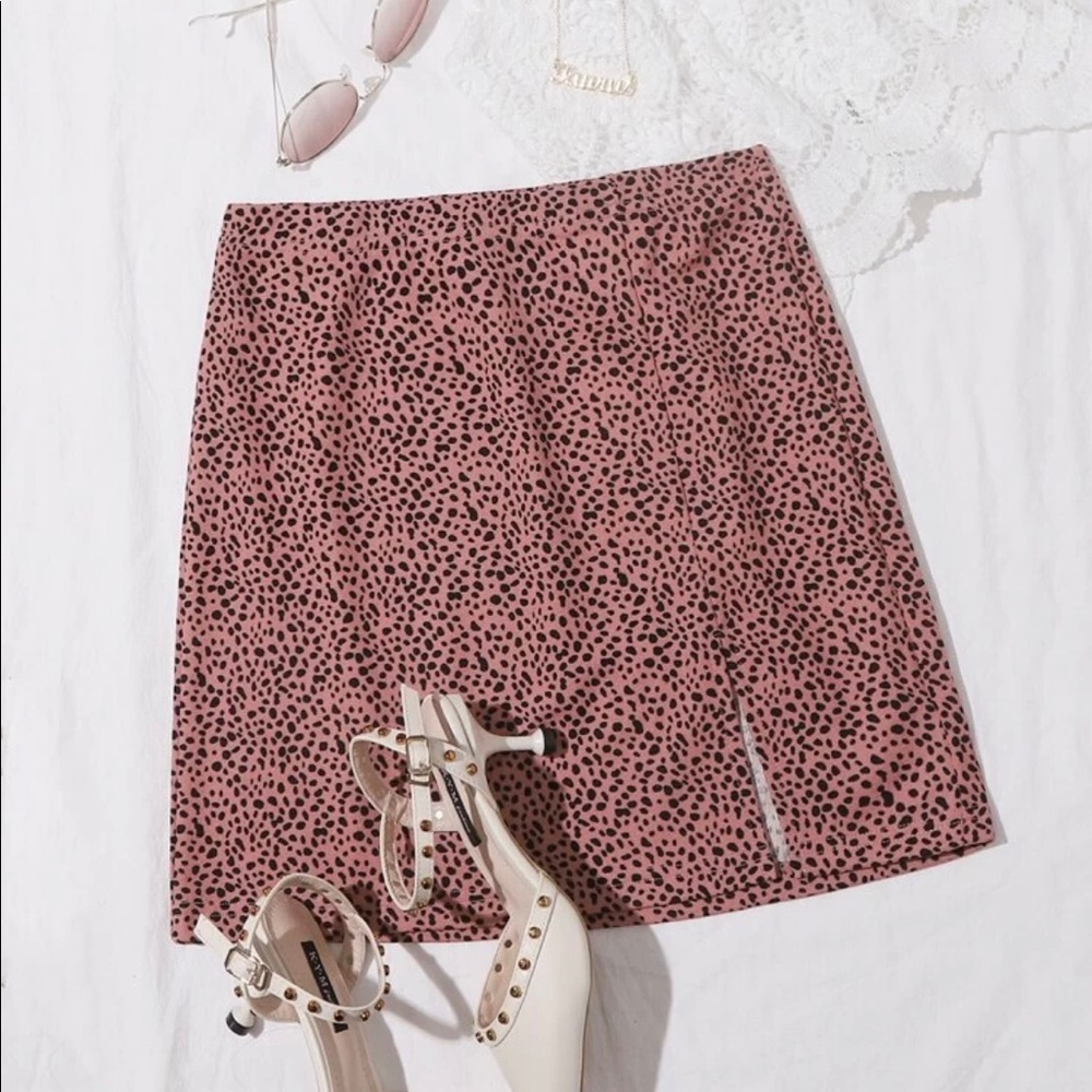 Split hem Dalmatian skirt